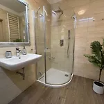 Garbary 100 Center Apartment, Free Parking, Self Check-in 24h Poznan