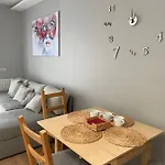 Apartment Garbary 100 Center Apartment, Free Parking, Self Check-in 24h *