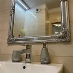 Garbary 100 Center Apartment, Free Parking, Self Check-in 24h *