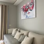 Apartment Garbary 100 Center Apartment, Free Parking, Self Check-in 24h Poznan
