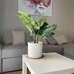 Garbary 100 Center Apartment, Free Parking, Self Check-in 24h *