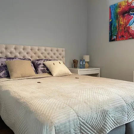 Apartment Garbary 100 Center Apartment, Free Parking, Self Check-in 24h *