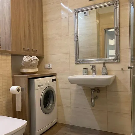 Garbary 100 Center Apartment, Free Parking, Self Check-in 24h Poznan