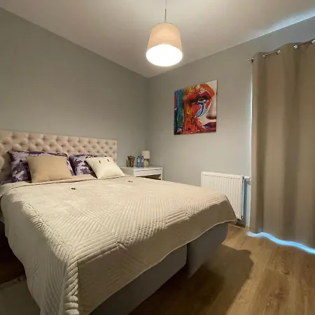 Garbary 100 Center Apartment, Free Parking, Self Check-in 24h Apartment